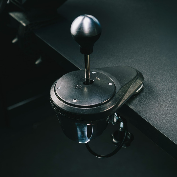 Thrustmaster T300 RS GT + TH8A Shifter product in gebruik