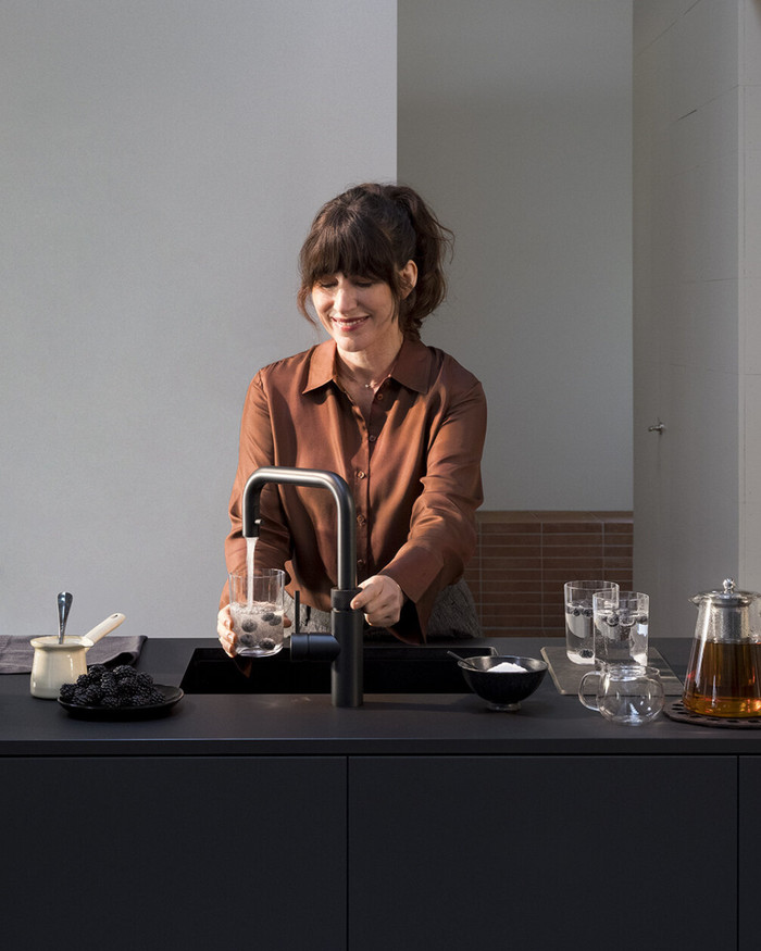 Quooker PRO3 & Quooker Flex Square Zwart product in gebruik