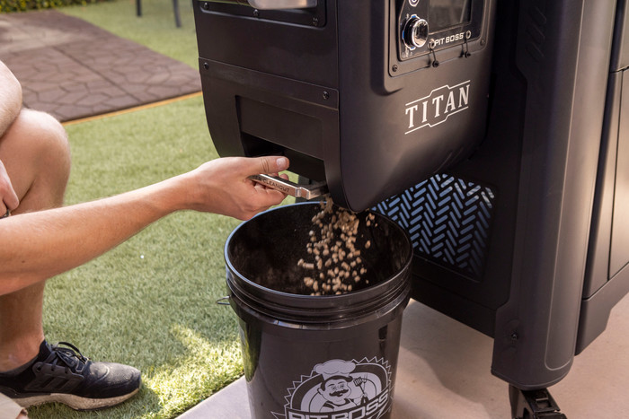 Pitboss Competition Series 1600 Titan product in gebruik