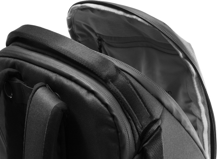 Peak Design Everyday Backpack 20L Zip v3 Black top