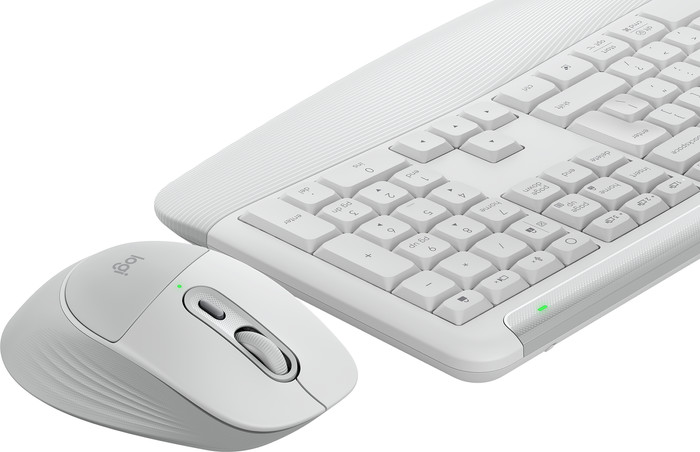 Logitech MK880 Signature Comfort Plus Wireless Keyboard and Mouse Combo Off-white QWERTY detail