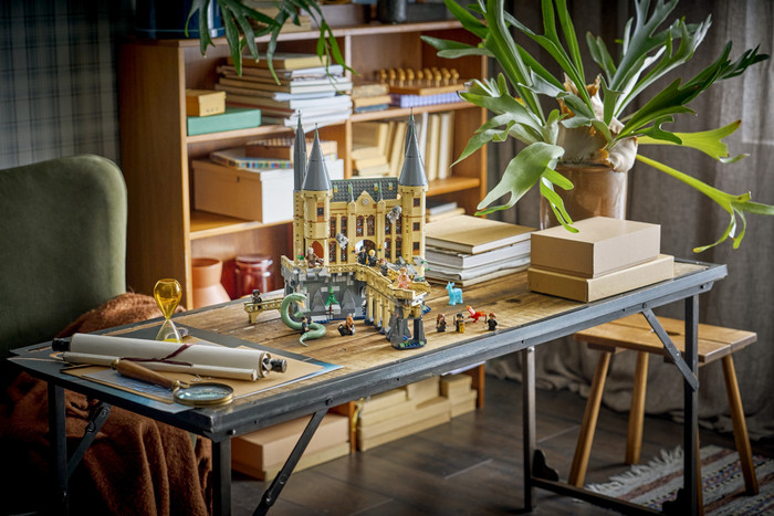 LEGO Harry Potter Kasteel Zweinstein: Oostvleugel 76473 product in gebruik