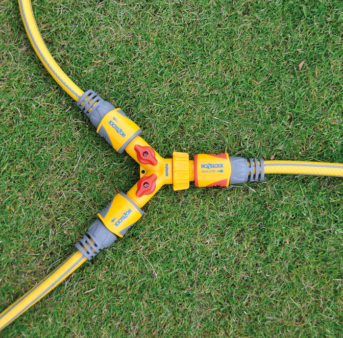 Hozelock Duo Faucet Connector product in use