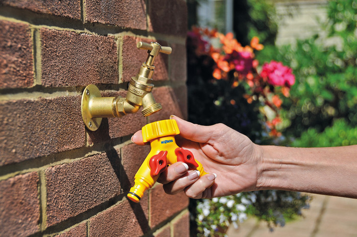 Hozelock Duo Faucet Connector product in use