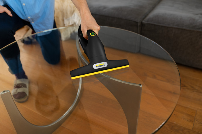 Kärcher WV 2 Universal Extra+ Black product in gebruik