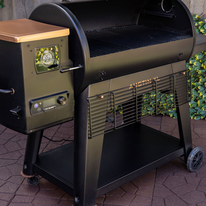 Pit Boss Onyx Classic product in use
