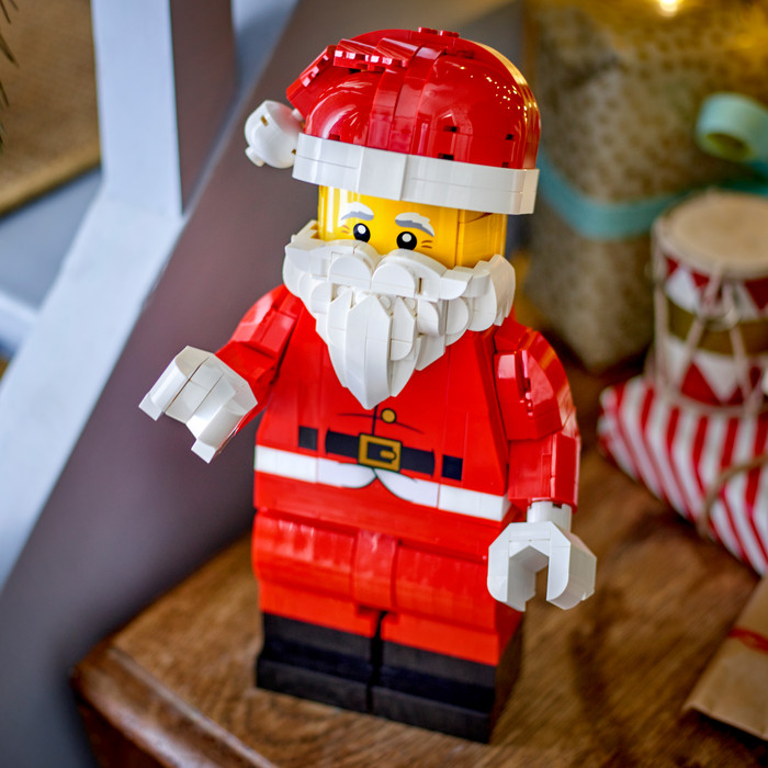 LEGO Grote Minifiguur van de Kerstman 40820 detail