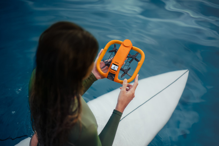 HOVERAir Aqua Basic Combo product in gebruik