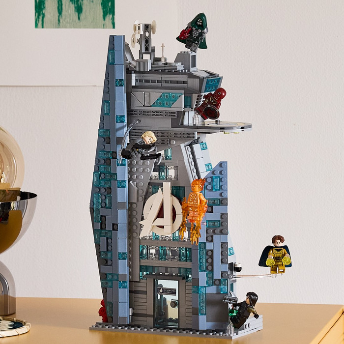 LEGO Marvel Avengers: Doomsday nieuwe Avengers toren 76352 product in gebruik