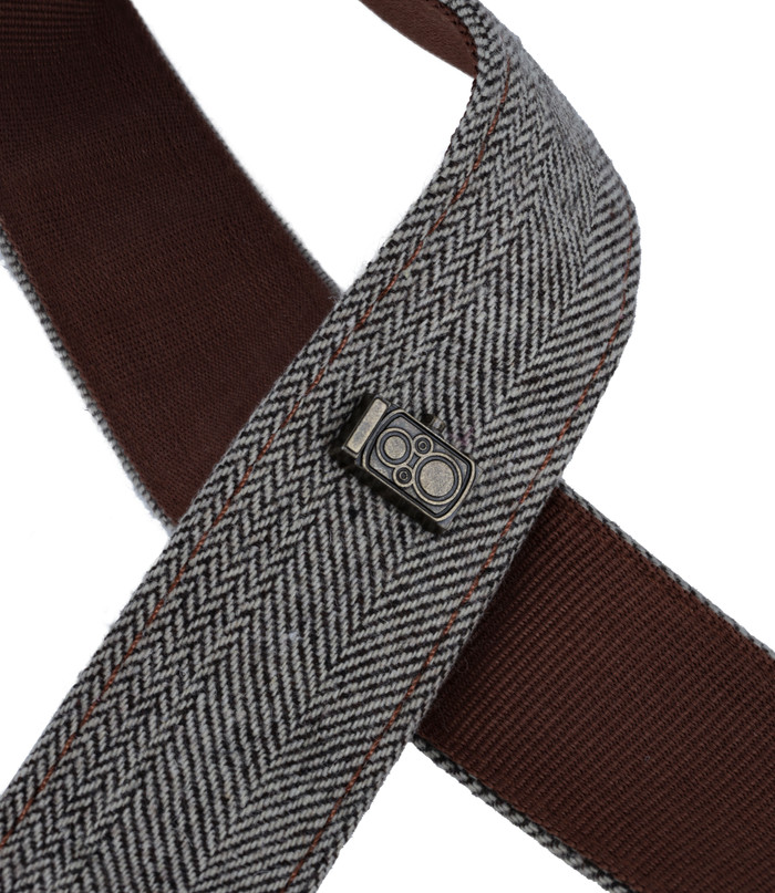 Rollei Camera Strap Bruin detail