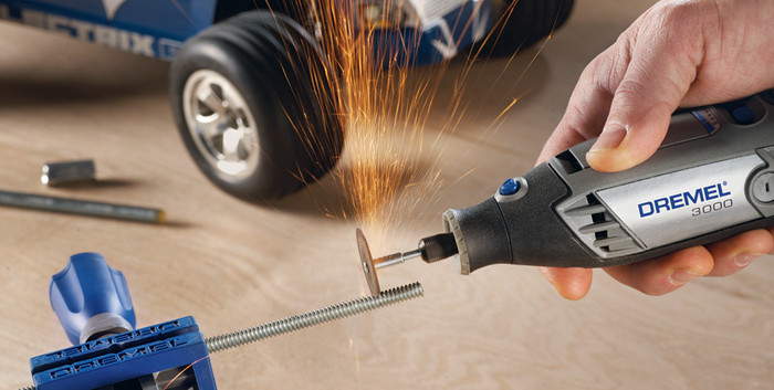 Dremel 3000 + 25-piece accessory set product in use