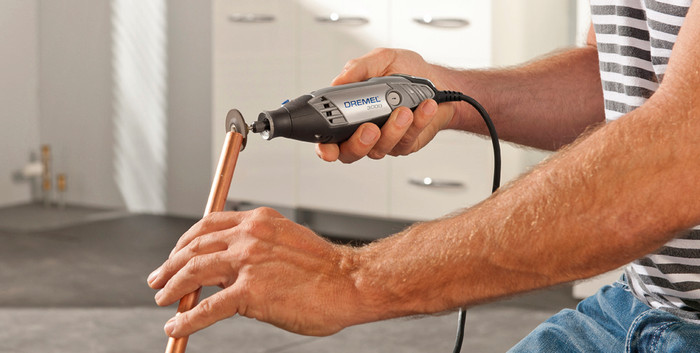Dremel 3000 + 25-piece accessory set product in use