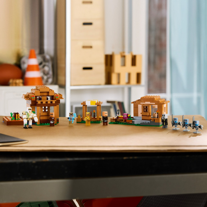 LEGO Minecraft Oproeper Dorpsaanval 21596 product in gebruik