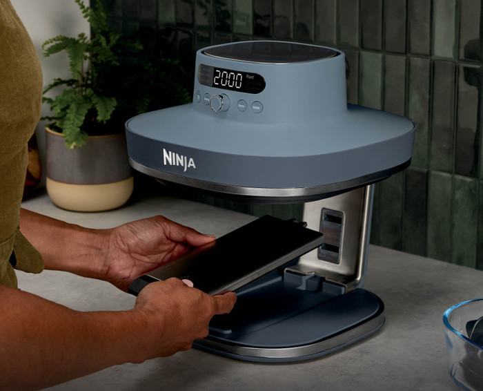 Ninja CRISPi PRO AS101EUCY Blauw product in gebruik