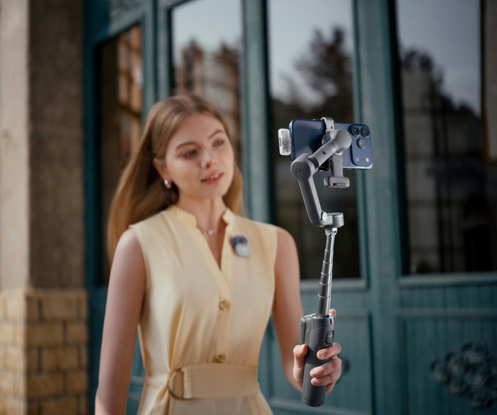 DJI Osmo Mobile 8 Pro Creator Combo product in gebruik