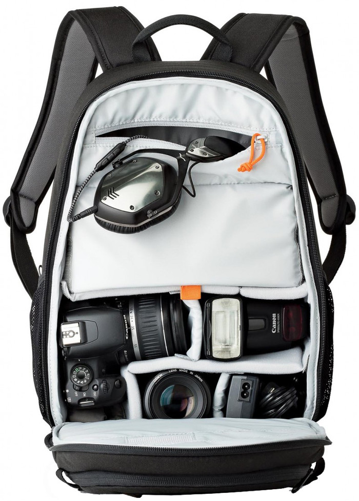 Lowepro Tahoe BP 150 Black binnenkant