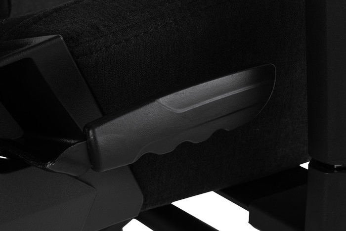 Vortech Prestige Plus Gamestoel Zwart + Vortech Vloermat Zwa detail