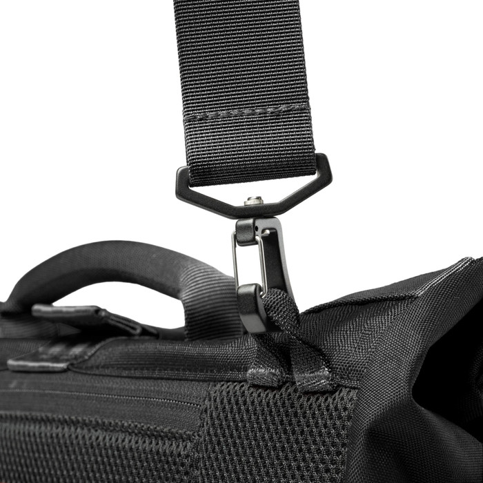 Think Tank FocusPoint Crossbody 8L Zwart detail