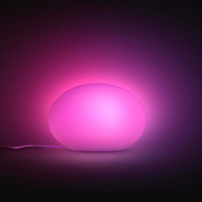Philips Hue Flourish Tafellamp product in gebruik