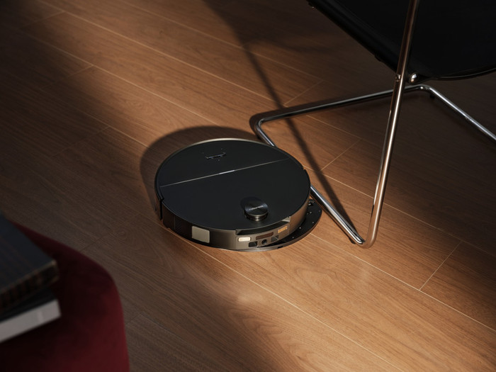 Roborock Saros 20 Sonic Complete Black product in gebruik