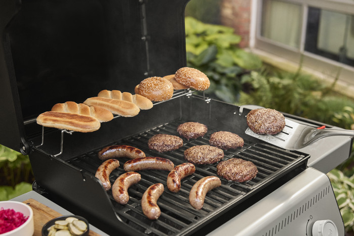 Weber Spirit E-310 Black product in use