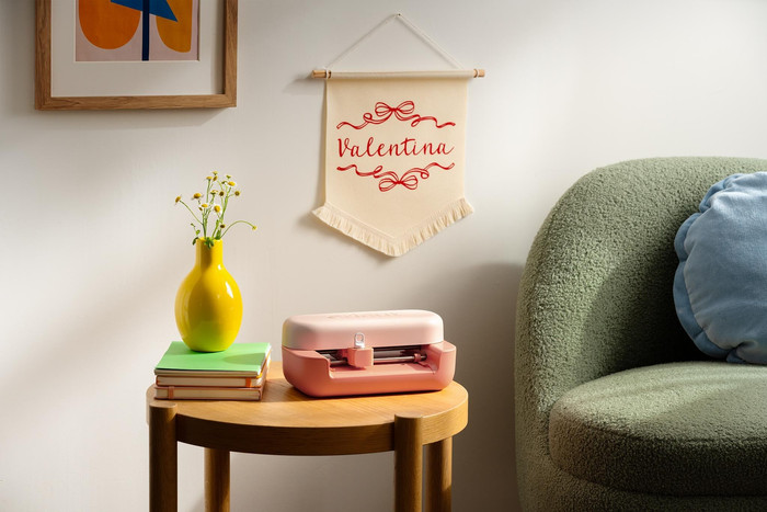 Cricut Joy 2 Coral Deluxe Bundle visual supplier