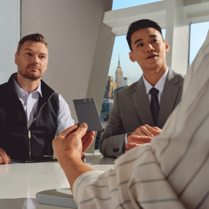 Plaud Note Zwart product in gebruik