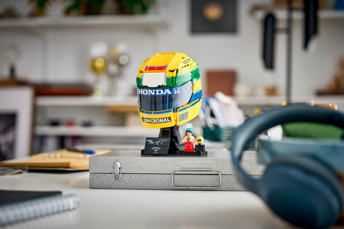 LEGO Editions F1 Ayrton Senna Helm 43024 product in gebruik