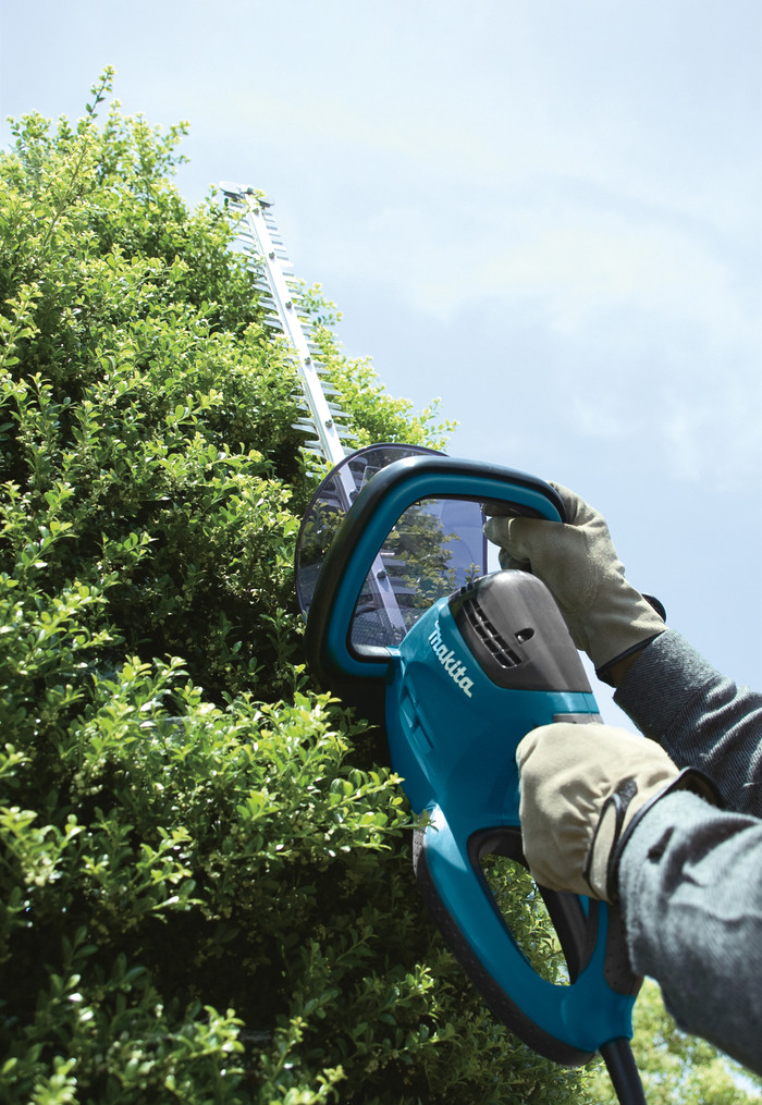 Makita UH4570 produkt in gebrauch