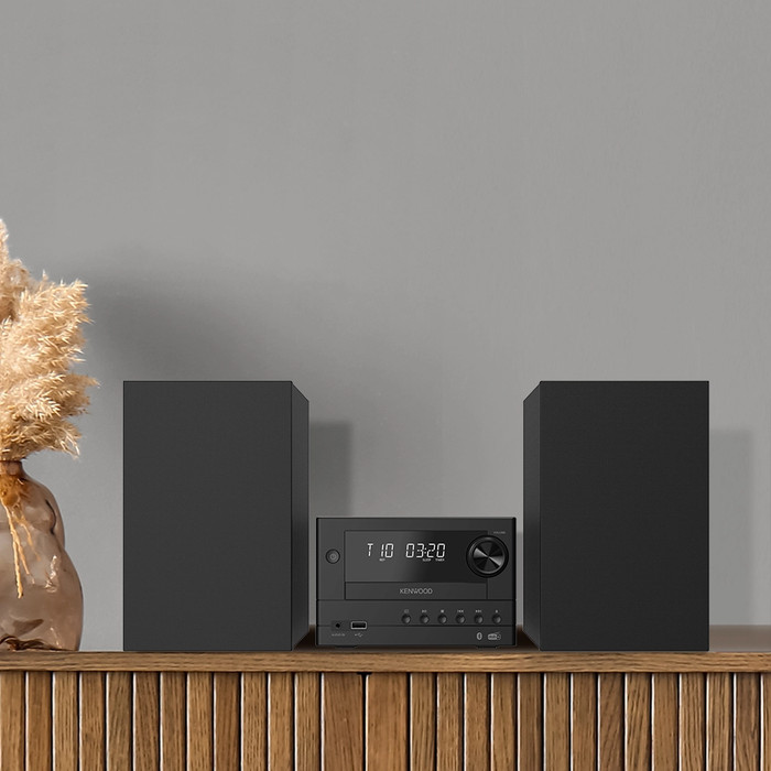 Kenwood M-450DAB product in gebruik