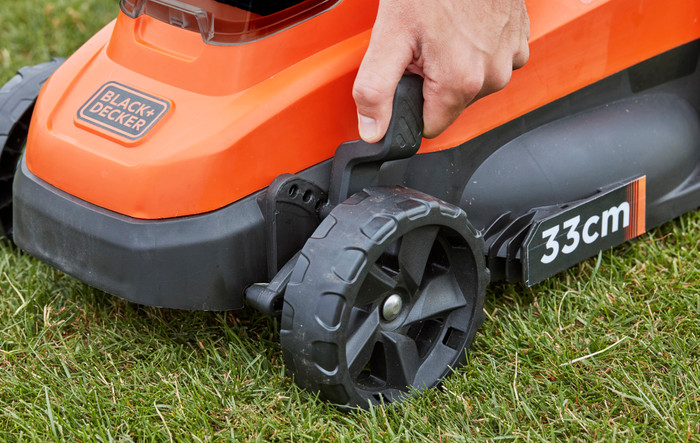 BLACK+DECKER BCMW33184L2 detail