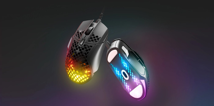 SteelSeries Aerox 5 Bedrade Gaming Muis Zwart product in gebruik