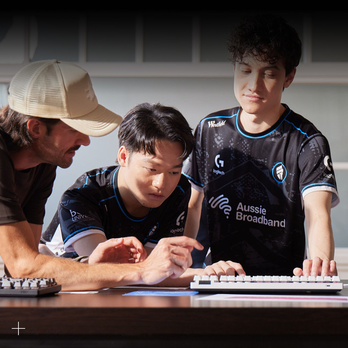 Logitech G PRO X Superlight 2 Lightspeed Draadloze Gaming Muis Wit product in gebruik