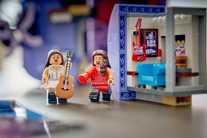 LEGO Editions Olivia Rodrigo's Dubbele Gitaar 43031 detail