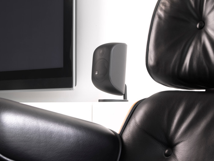 Bowers & Wilkins M1 Zwart (per stuk) product in gebruik