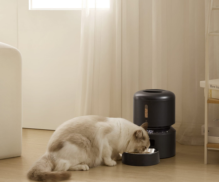 Petlibro Automatische Voerbak PLAF005 Zwart product in gebruik