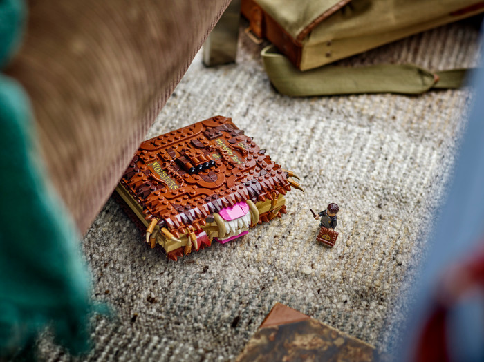 LEGO Harry Potter het Monsterlijke Monsterboek 76449 product in gebruik