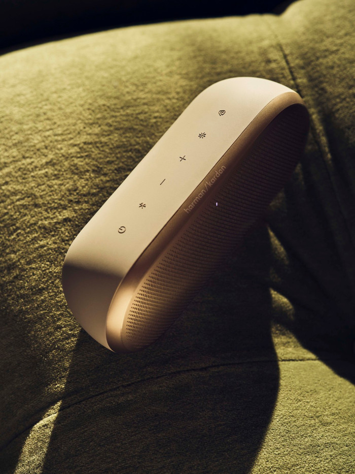 Harman Kardon Luna 2 Brons product in gebruik