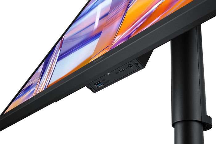 Samsung ViewFinity S8 S80UH LS32H804UAUXEN detail