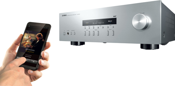 Yamaha R-S202 DAB+ Zilver product in gebruik