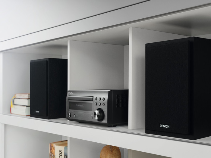Denon D-M41DAB Zwart product in gebruik