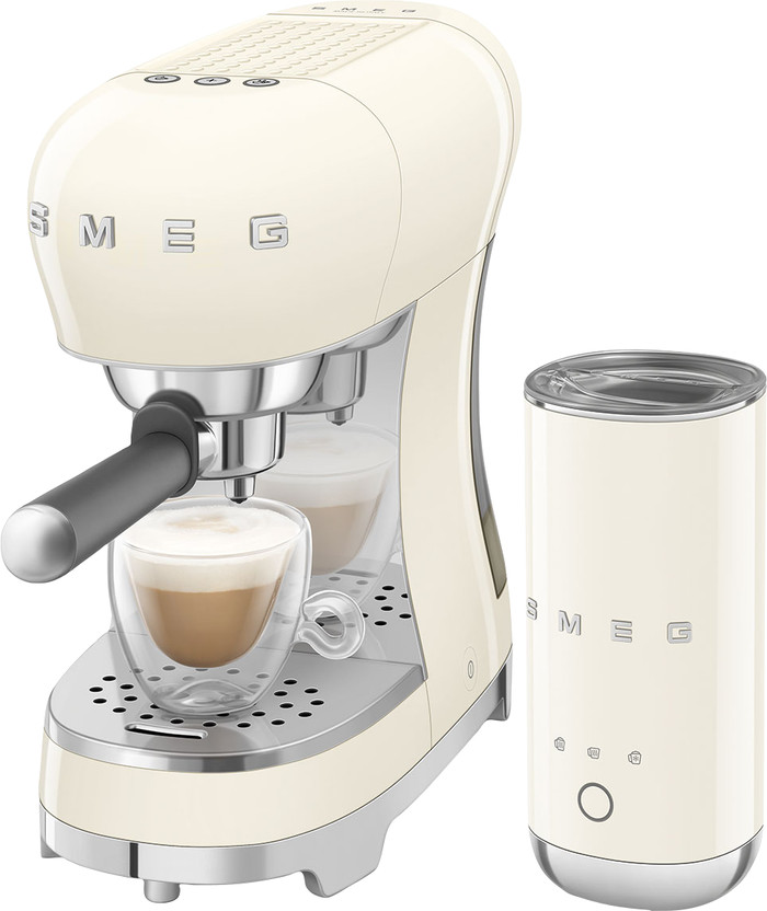 SMEG ECF12CREU Cream + Milk Frother product in use