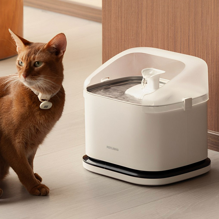 Petlibro Drinkfontein met Chipherkenning PLWF305 Wit product in gebruik