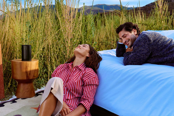 Sonos Play Black product in use