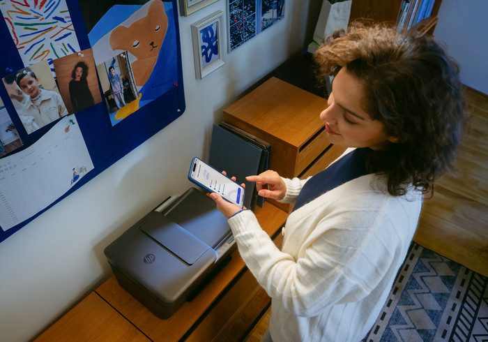 HP DeskJet 4310 Zwart product in gebruik