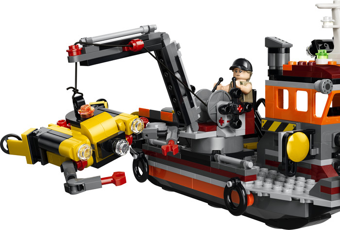 LEGO Jurassic World Mosasaurus Dinosaur Boat Attack 77983 detail