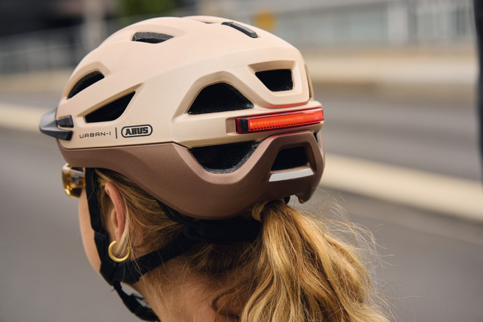 ABUS URBAN-I 4.0 ACE Goud L product in gebruik