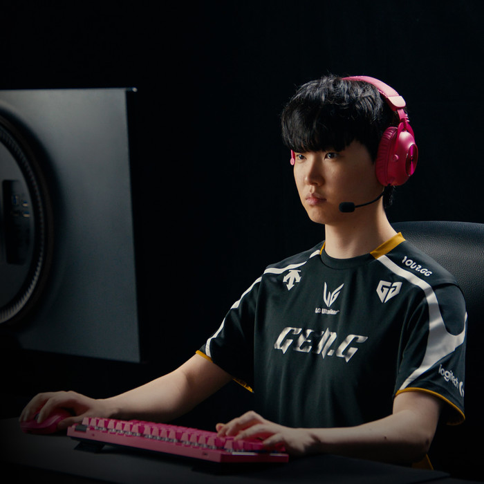 Logitech G PRO X Superlight 2 LIGHTSPEED Wireless Gaming Mouse Magenta product in use