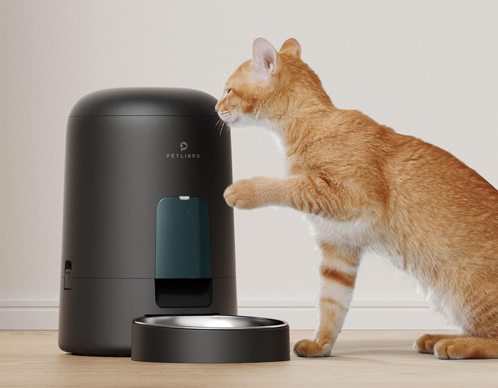 Petlibro Automatische Voerbak Air PLAF008 Zwart product in gebruik