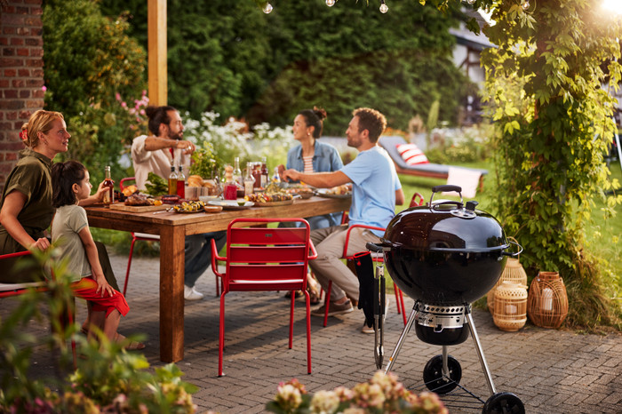 Weber Master Touch GBS E-5750 57cm Black product in use